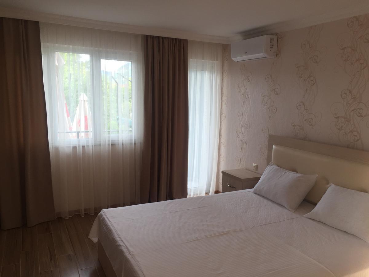 חאקבי Hotel Botanica מראה חיצוני תמונה