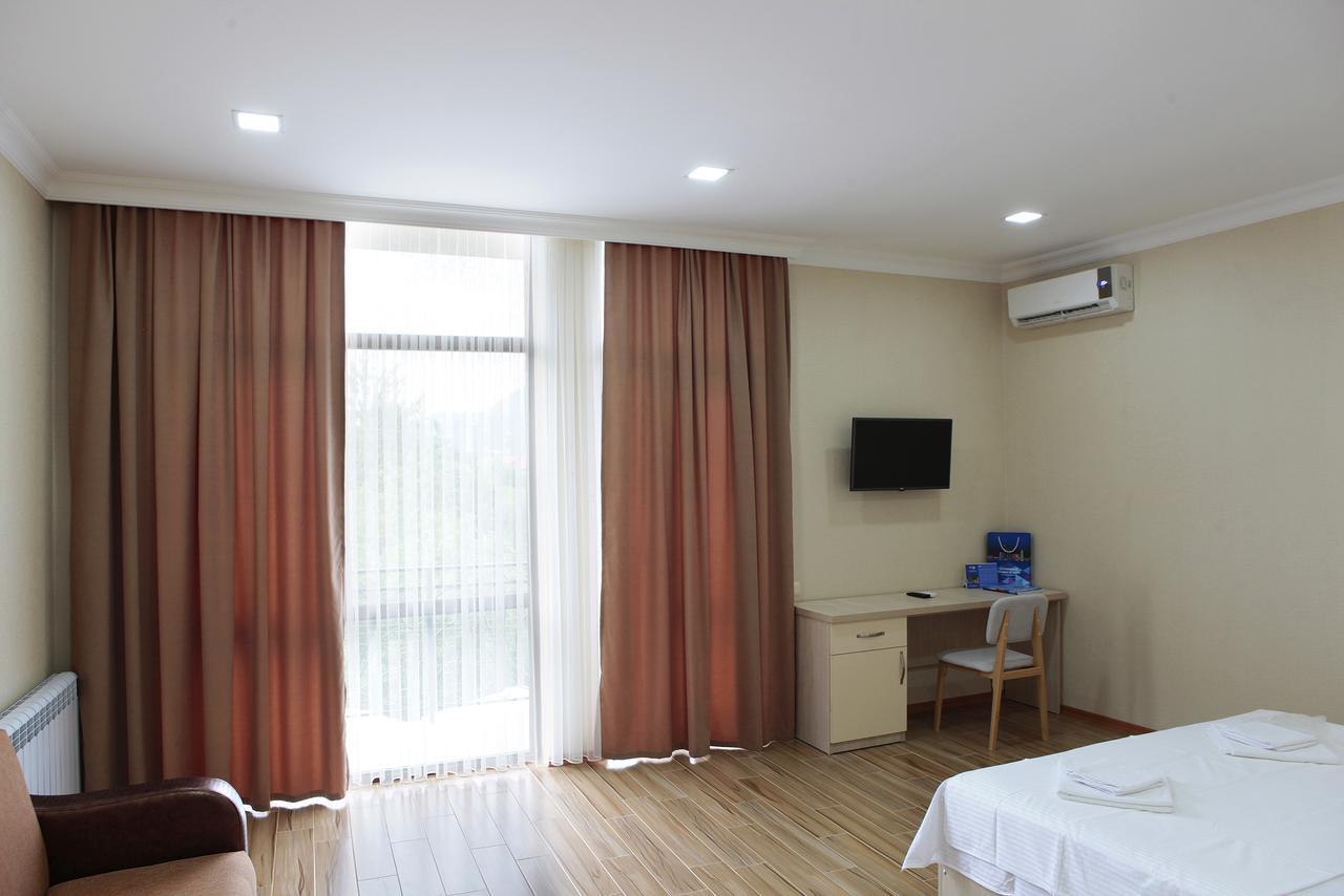 חאקבי Hotel Botanica מראה חיצוני תמונה