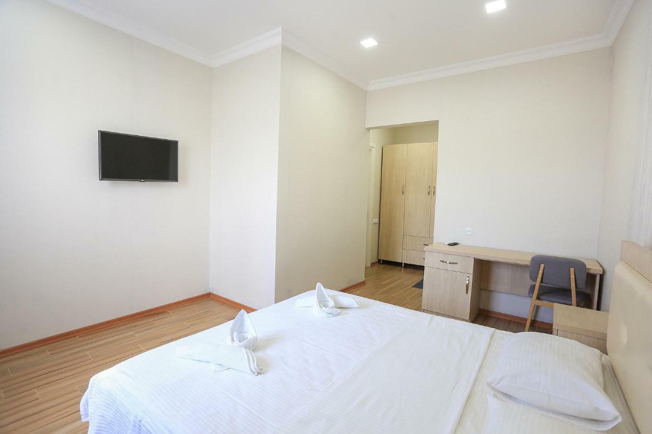 חאקבי Hotel Botanica מראה חיצוני תמונה